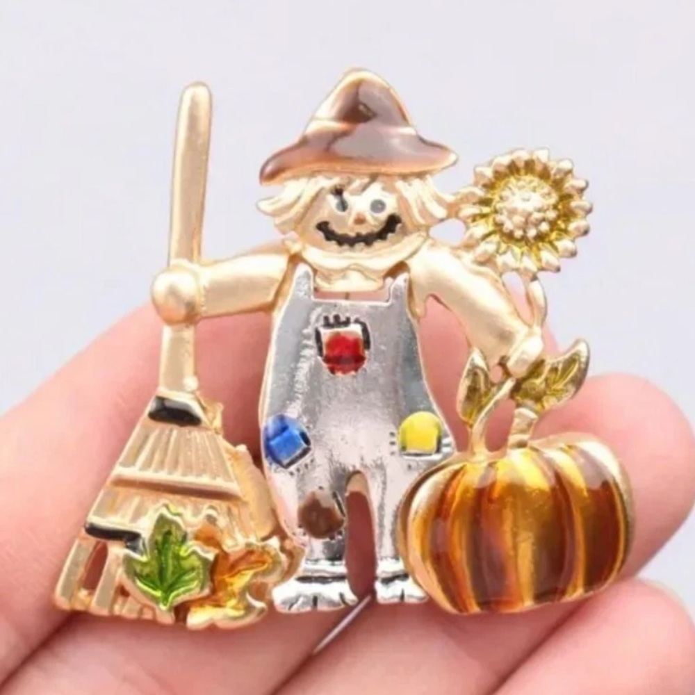 Scarecrow Brooch with Pumpkin and broom NWT